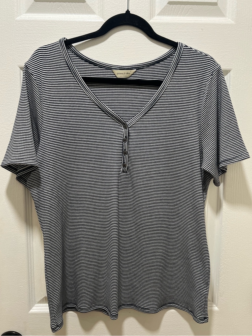 Gemma & Olivia XL Striped Henley Top Ribbed Short Sleeve V-Neck Navy Blue/White